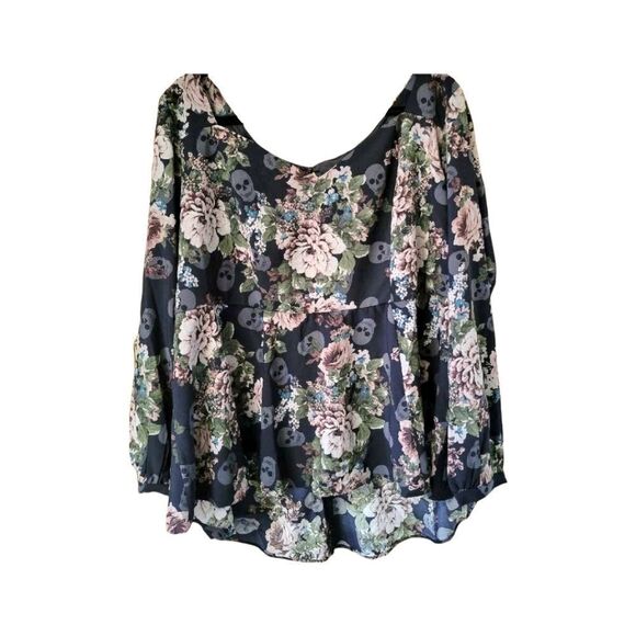 Torrid Black Skull Floral Crepe Sweetheart Peplum Blouse. - Picture 6 of 11